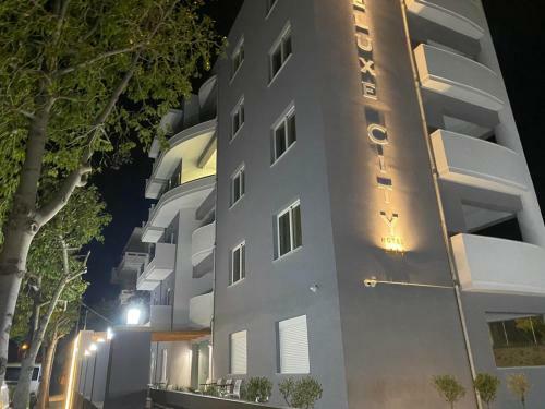 Deluxe City Hotel