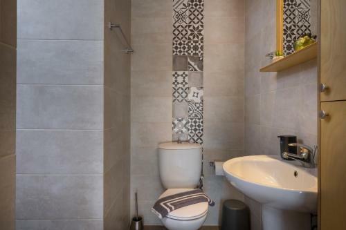 Tholos Apartments