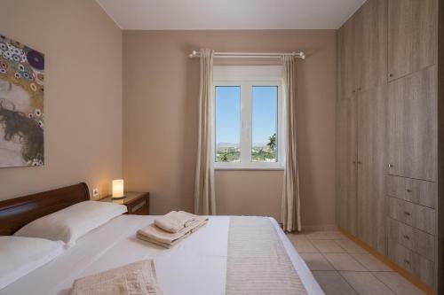 Tholos Apartments