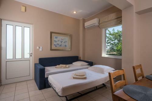Tholos Apartments
