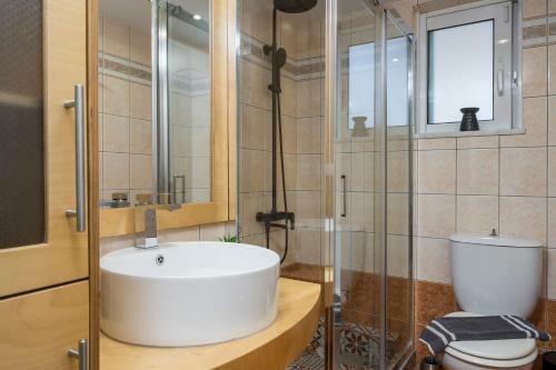Tholos Apartments