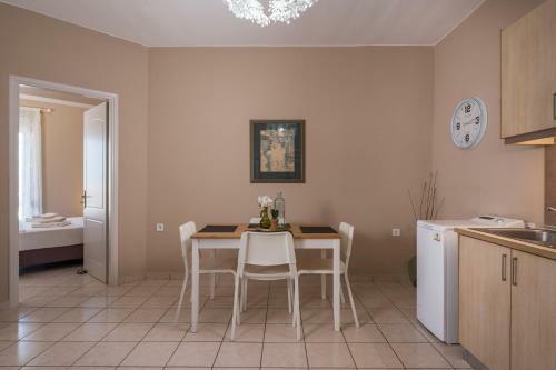 Tholos Apartments