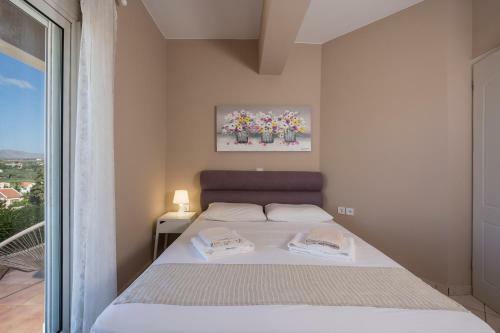 Tholos Apartments