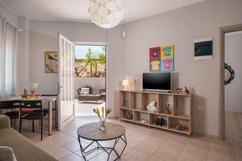 Tholos Apartments
