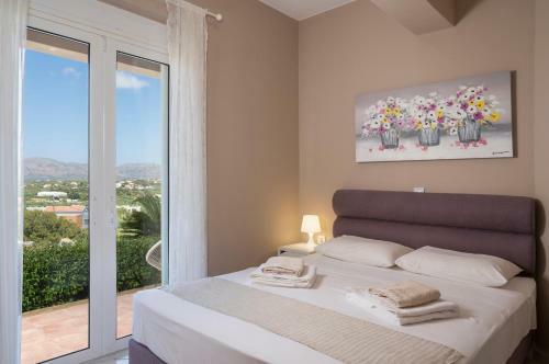 Tholos Apartments