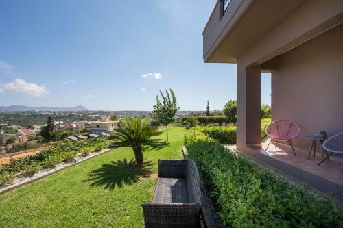 Tholos Apartments