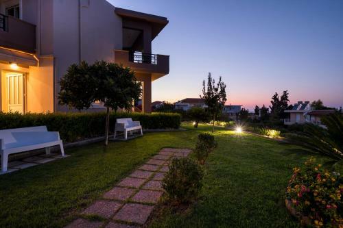 Tholos Apartments