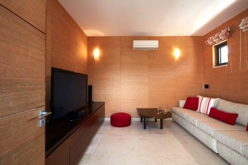 Longhouse Crete - Extraordinary Luxury Villa