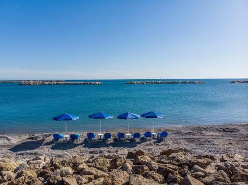 Apartamento Delfini, Beachfront Luxury Flat W. Outdoor Hot Tub