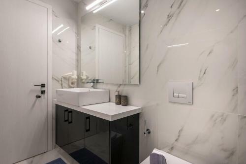 Apartamento Delfini, Beachfront Luxury Flat W. Outdoor Hot Tub