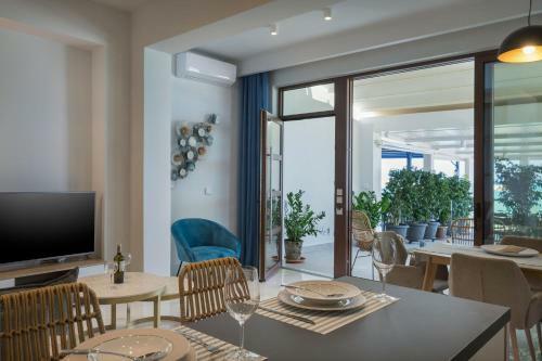 Apartamento Delfini, Beachfront Luxury Flat W. Outdoor Hot Tub