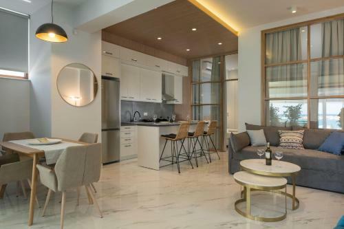 Apartamento Delfini, Beachfront Luxury Flat W. Outdoor Hot Tub