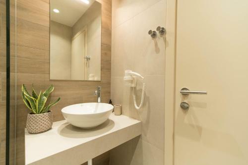 Antel Suites & Apartments