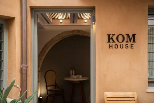 Kom House,