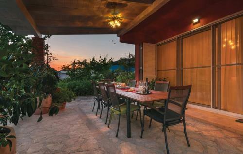 Villa House With Pool