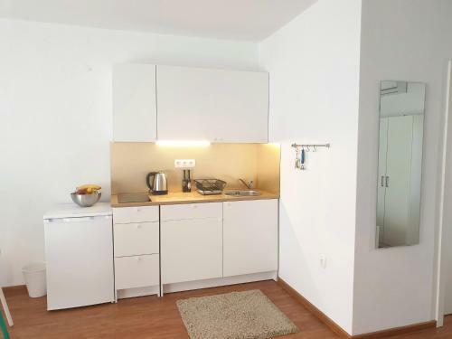 Apartments Kraj Rat Sreser