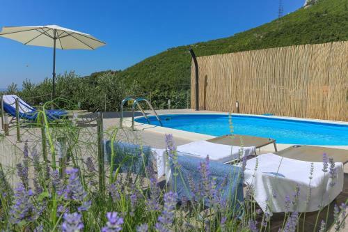 Holiday Home Rupotina With A Large Yard, Pool And A Beautiful View