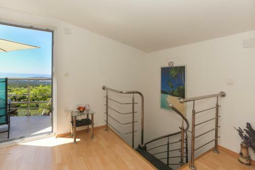 Holiday Home Rupotina With A Large Yard, Pool And A Beautiful View