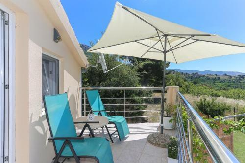 Holiday Home Rupotina With A Large Yard, Pool And A Beautiful View