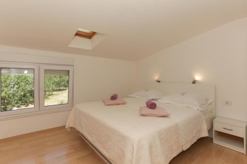 Holiday Home Rupotina With A Large Yard, Pool And A Beautiful View