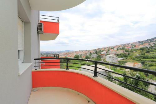 Apartments With A Parking Space Solin, Split - 17669