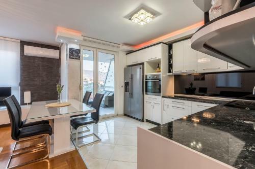 Apartamentos Luxury Suites