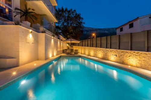 Apartamentos Luxury Suites