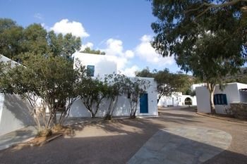 Hotel Far Out Village