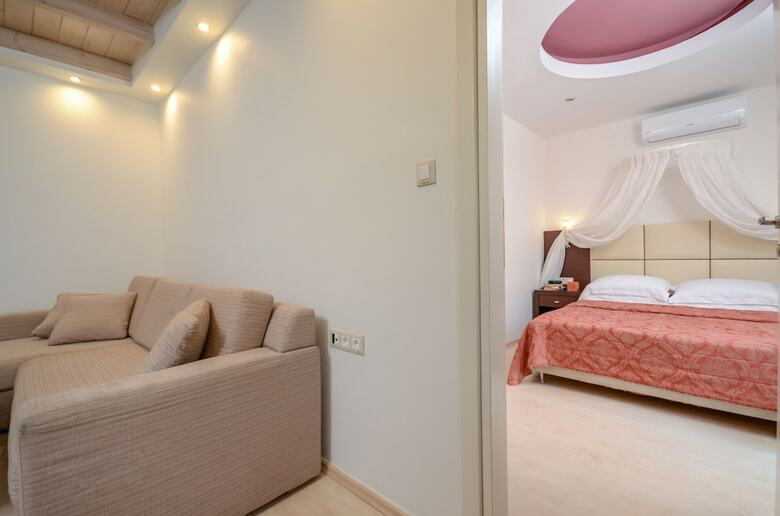 Hotel Aeolis