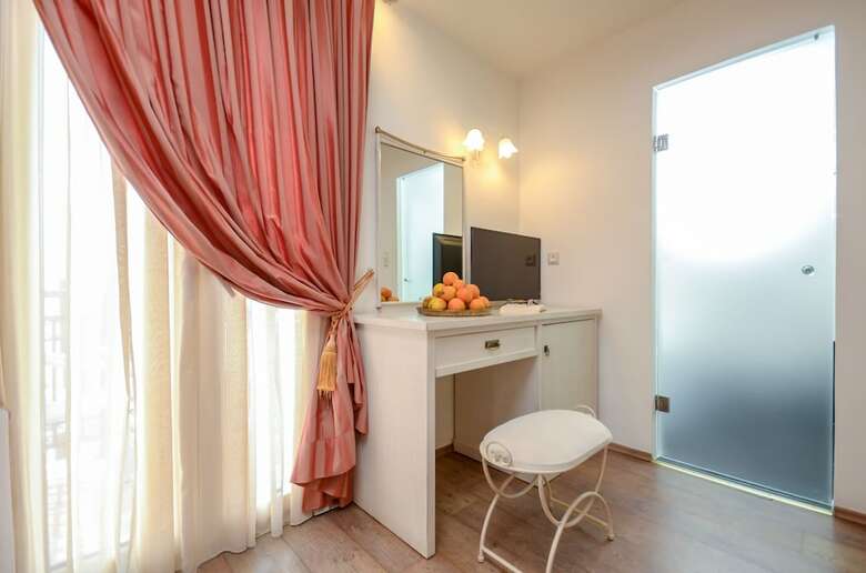 Hotel Aeolis