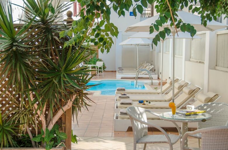 Hotel Aeolis