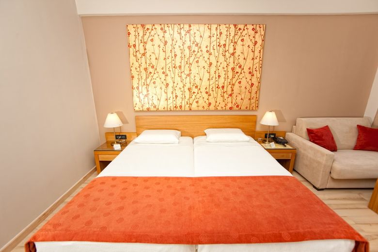 Hotel Pharae Palace