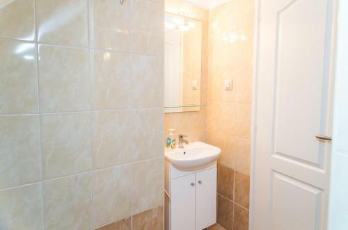 Andrea Apartmanh�z