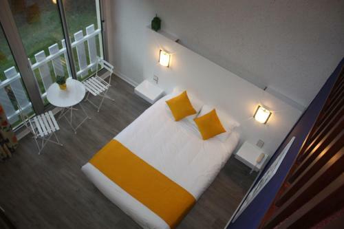 Latitude Ouest Hotel & Restaurant