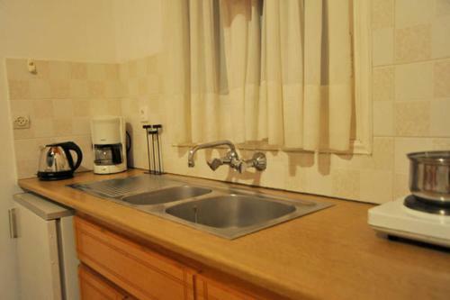 Elli Studios & Apartments