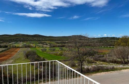Villa Velim - Stunning View & Private Pool New