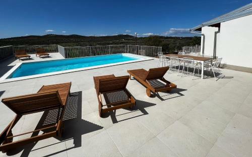 Villa Velim - Stunning View & Private Pool New