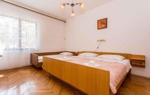 Apartment In Silo/insel Krk 13510