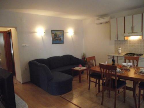 Apartments Dajana Silo