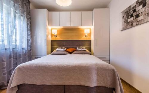 Apartments In Silo/insel Krk 13482