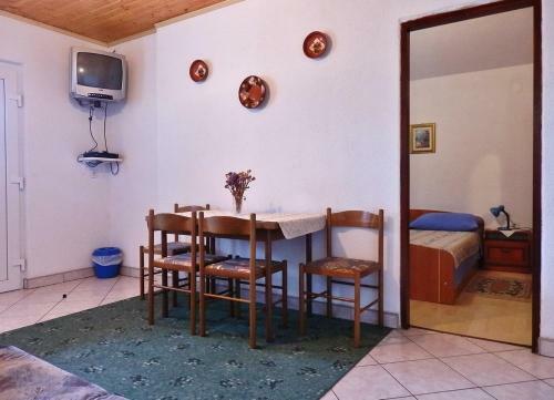 Apartments Makic - With Parking