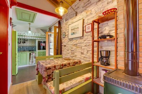 Hostal Holiday Home Lumanera