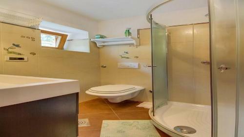 Hostal Holiday Home Lumanera