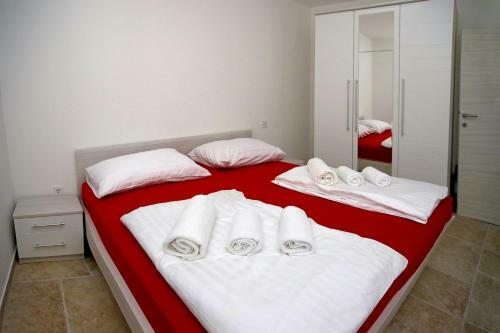 Apartmani Srima/ White House