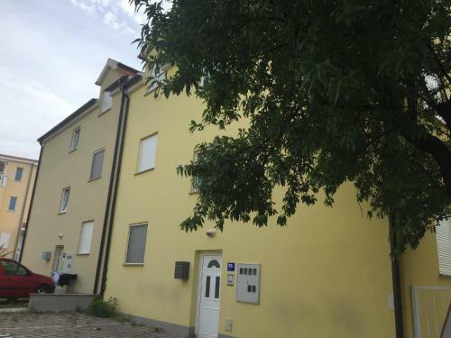 Apartments Ema