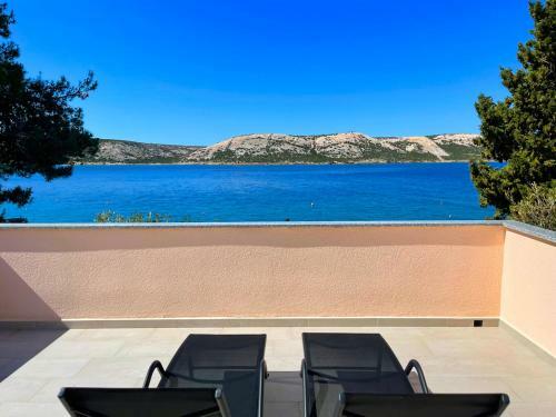 Villa Olivija-first Row Sea