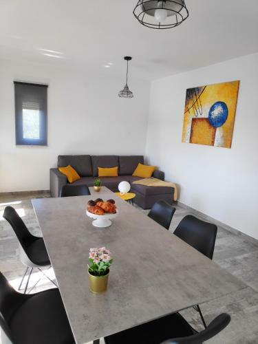 Maristo Apartments
