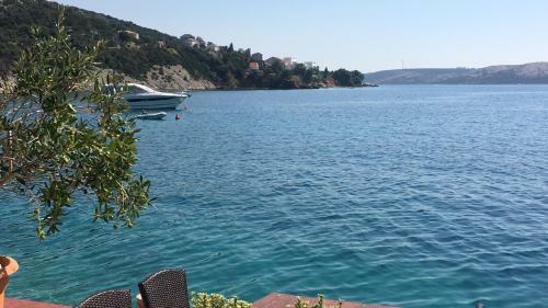 Apartamento Beautiful Holiday Home By Adriatic Sea