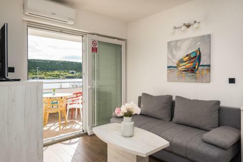 Rea Beachfront Apartments