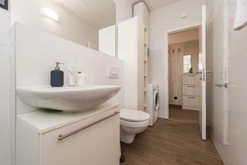 Rea Beachfront Apartments